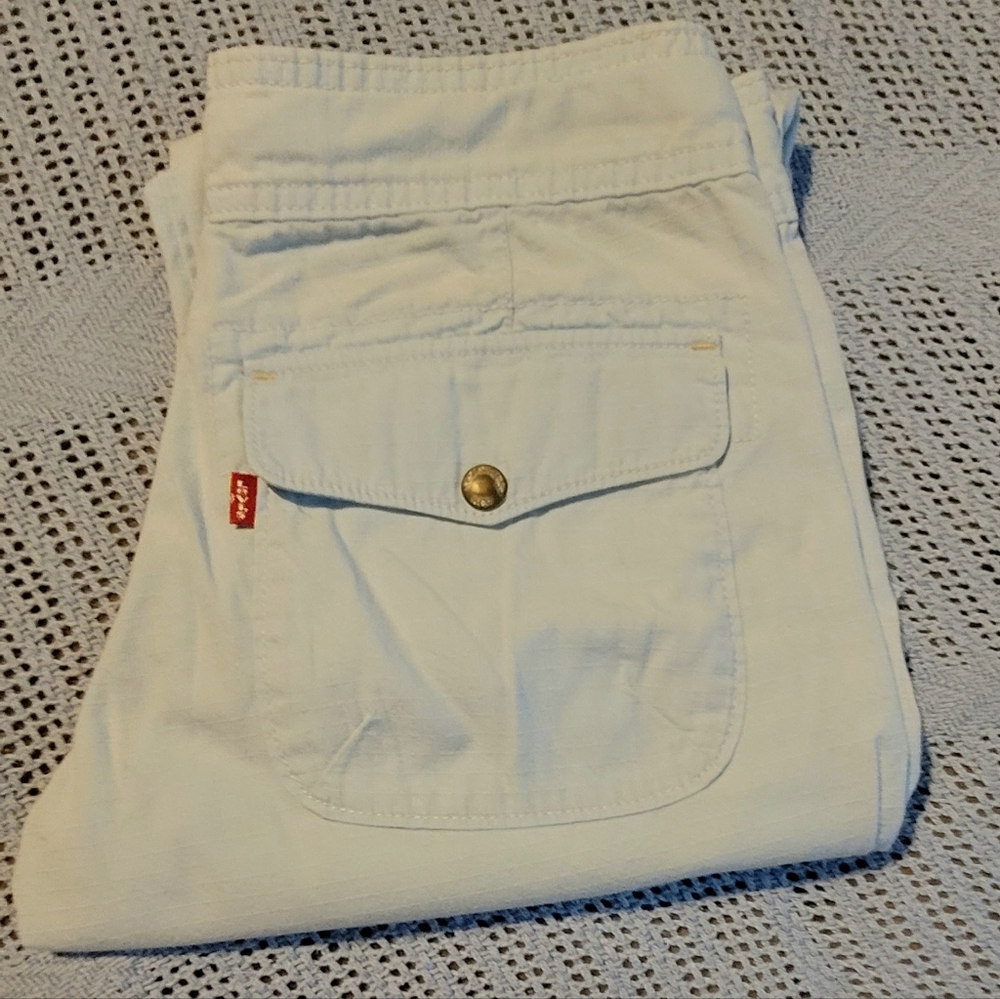 Levi's Pale Blue Cargo Capri Pants